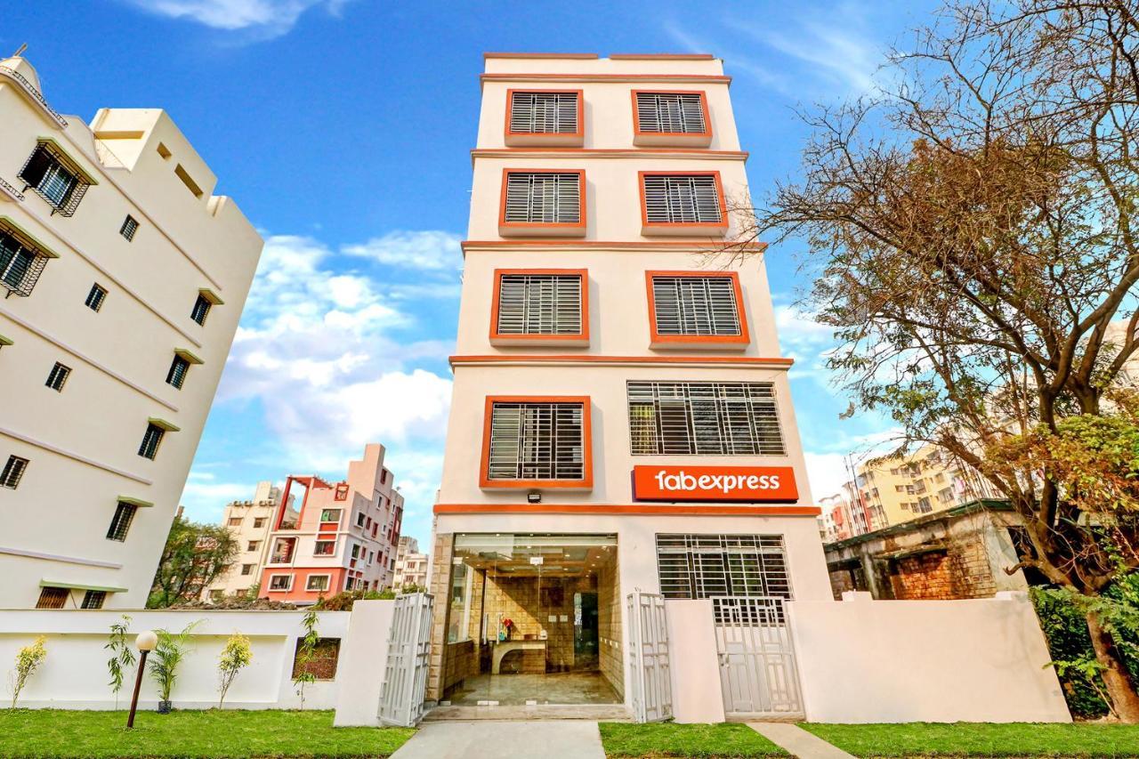 Fabexpress Step Inn - Nr Biswa Bangla Gate Calcutta Extérieur photo