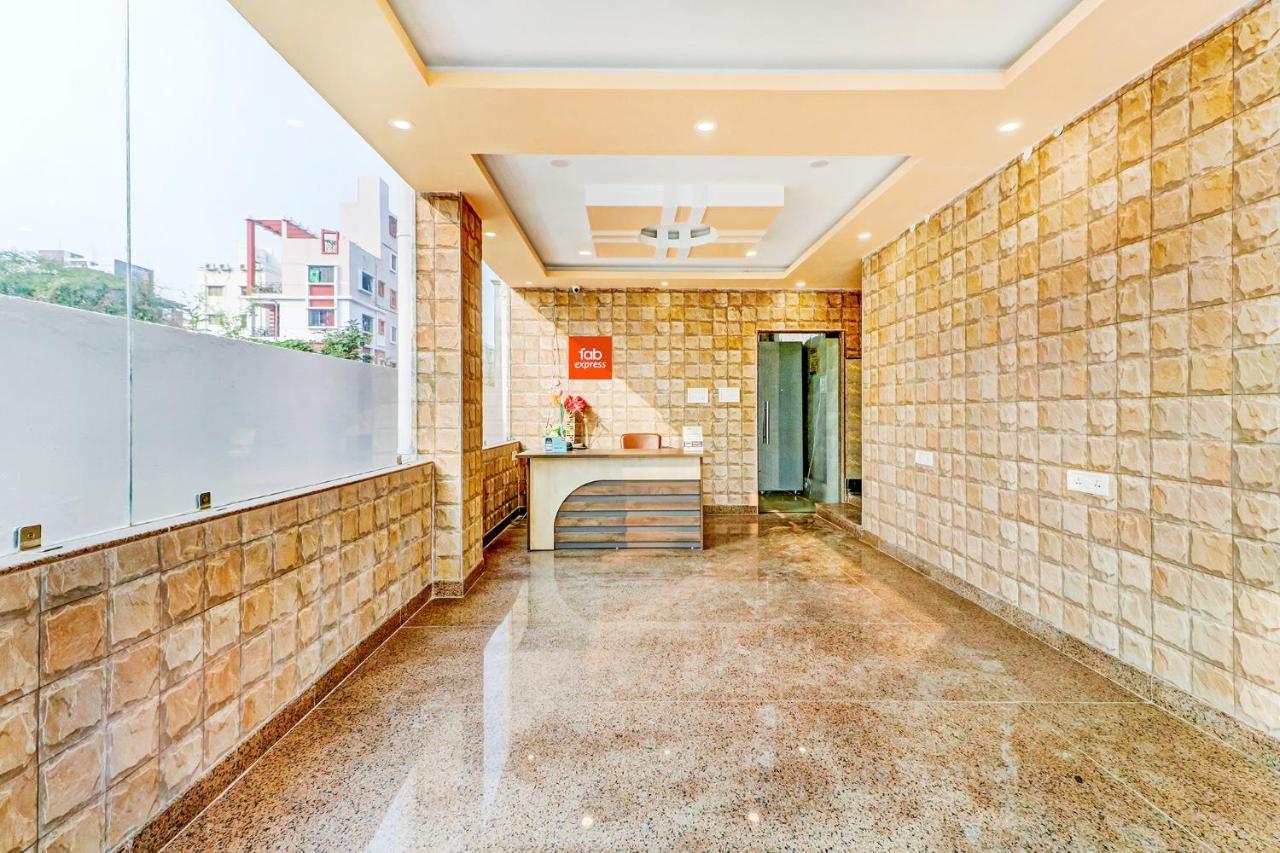Fabexpress Step Inn - Nr Biswa Bangla Gate Calcutta Extérieur photo